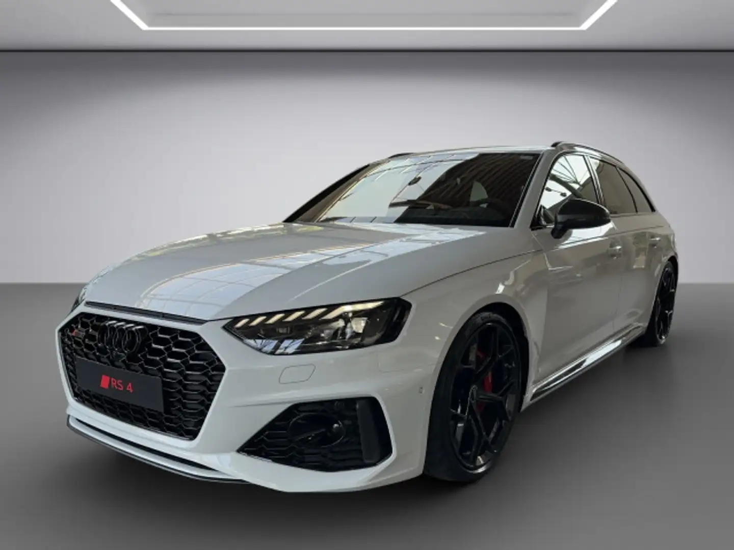 Audi RS4 Avant 331450 kWPS tiptronic Bílá - 2