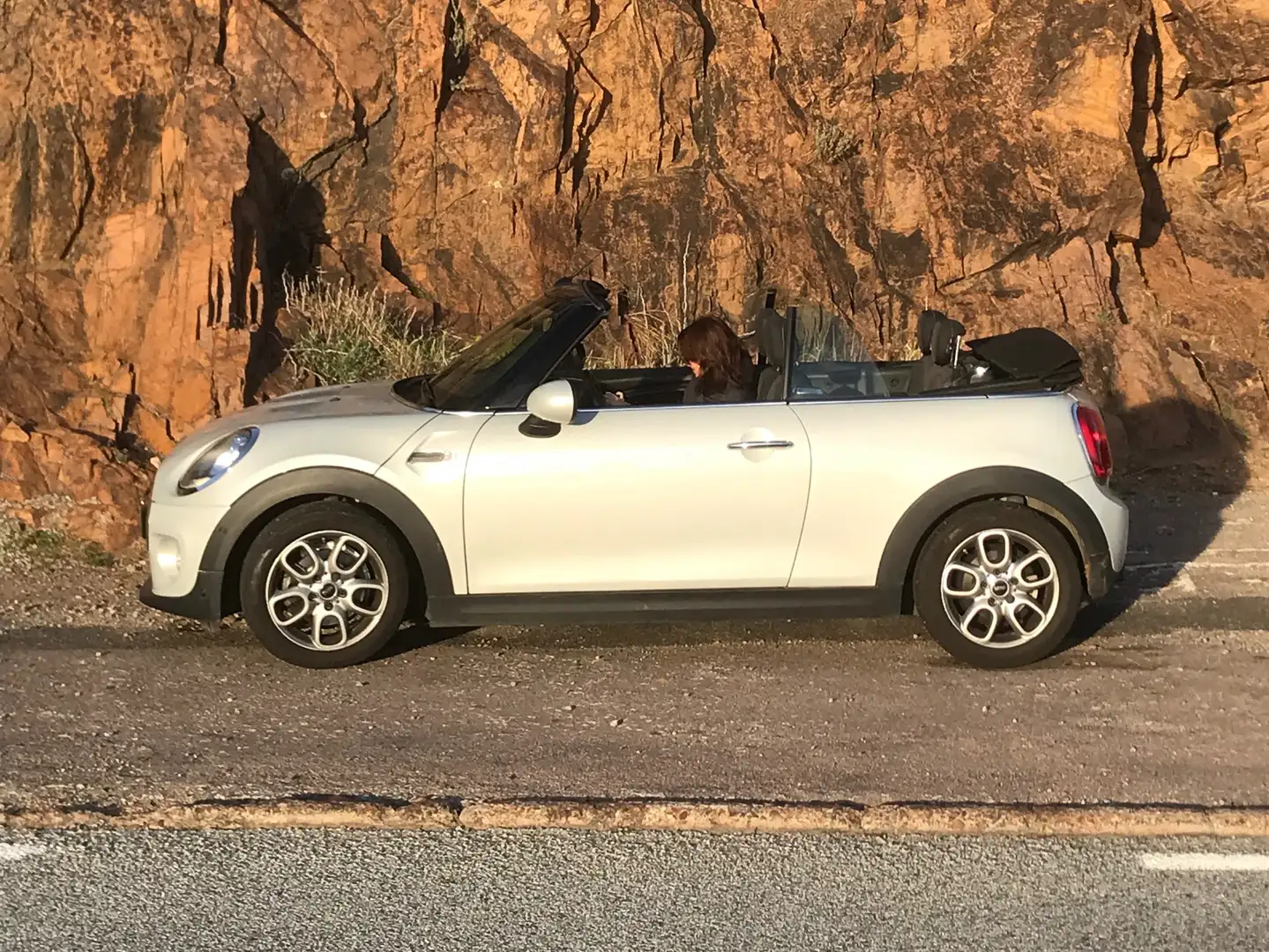 MINI Cooper C Cabrio Hype Gris - 1