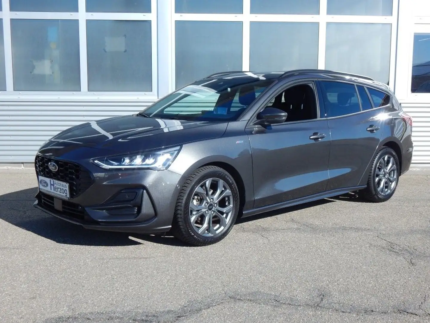 Ford Focus Turnier 1.0 EcoBoost Hybrid ST-LINE X Grau - 1