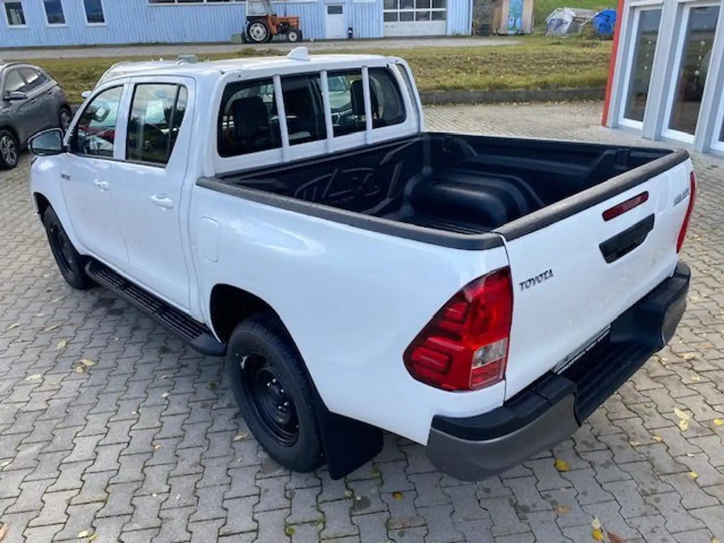 Toyota Hilux 2,8 Double Cab 4X4 APPLECAR SHZ ACC Wanne Weiß - 1