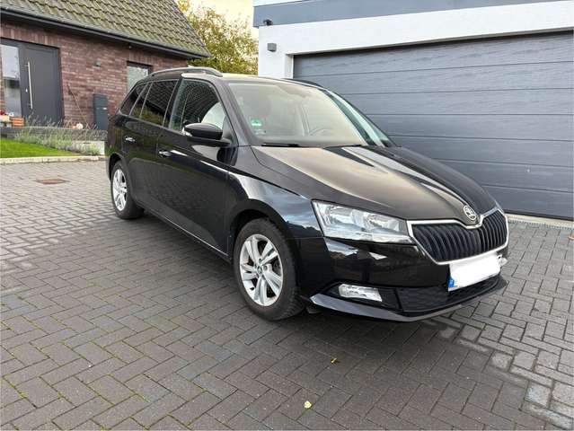 Imagine Skoda Fabia Skoda Fabia Ambition Kombi 110PS 50k km schwarz