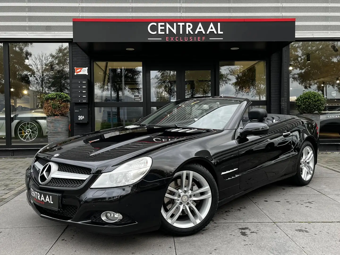 Mercedes-Benz SL 350 315PK, Navi, Airscarf, Pdc, Harman/Kardon, Memory, Negru - 1