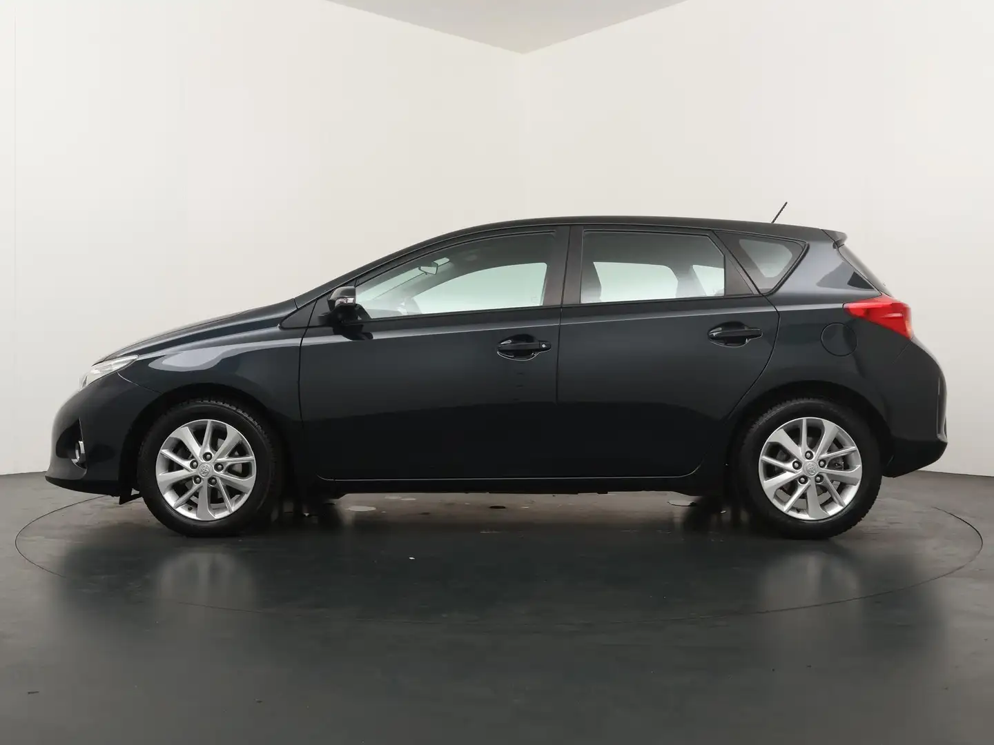 Toyota Auris 1.6 Now - Afneembare Trekhaak - Climate Controle - Grijs - 2