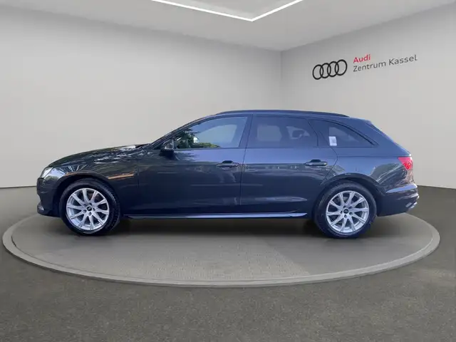 Audi A4 view 4