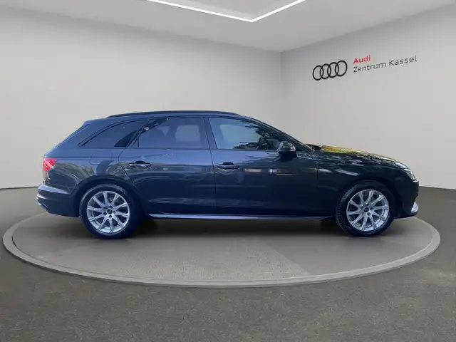 Audi A4 view 8