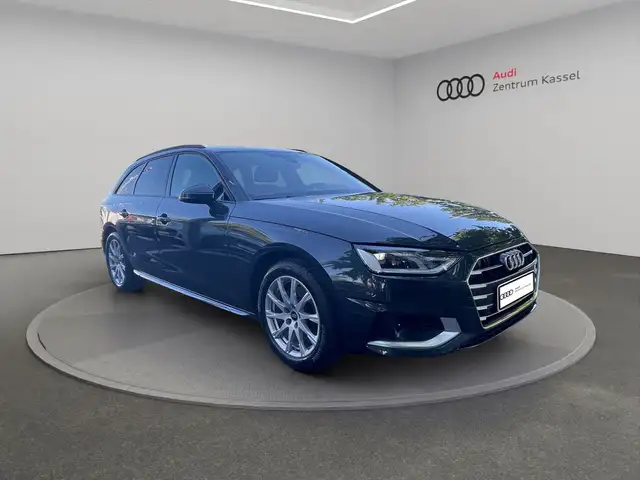 Audi A4 view 9