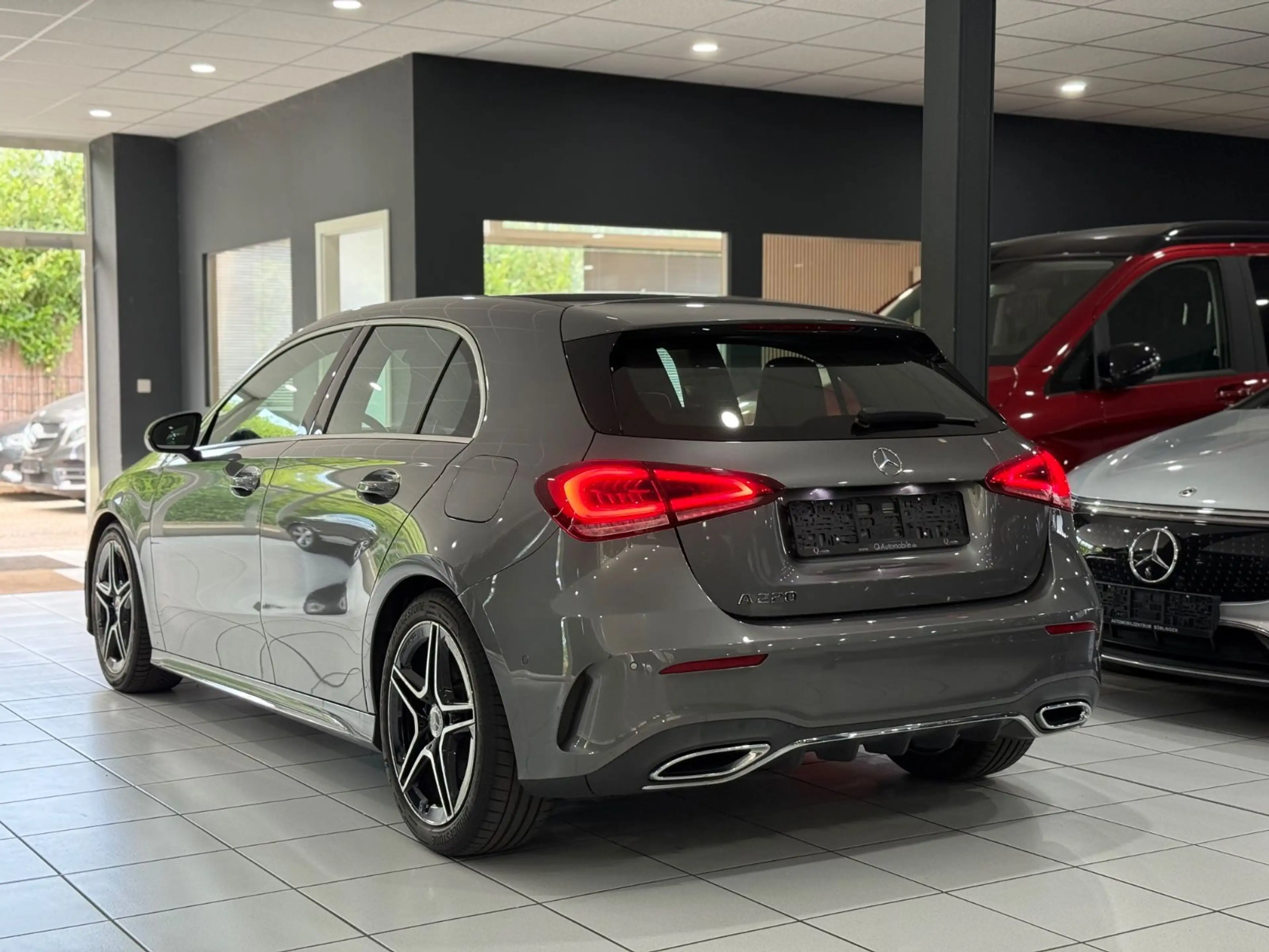 Mercedes-Benz A 220 *AMG-LINE*PANO*WIDESCREEN*LED-SCHW* — photo 3