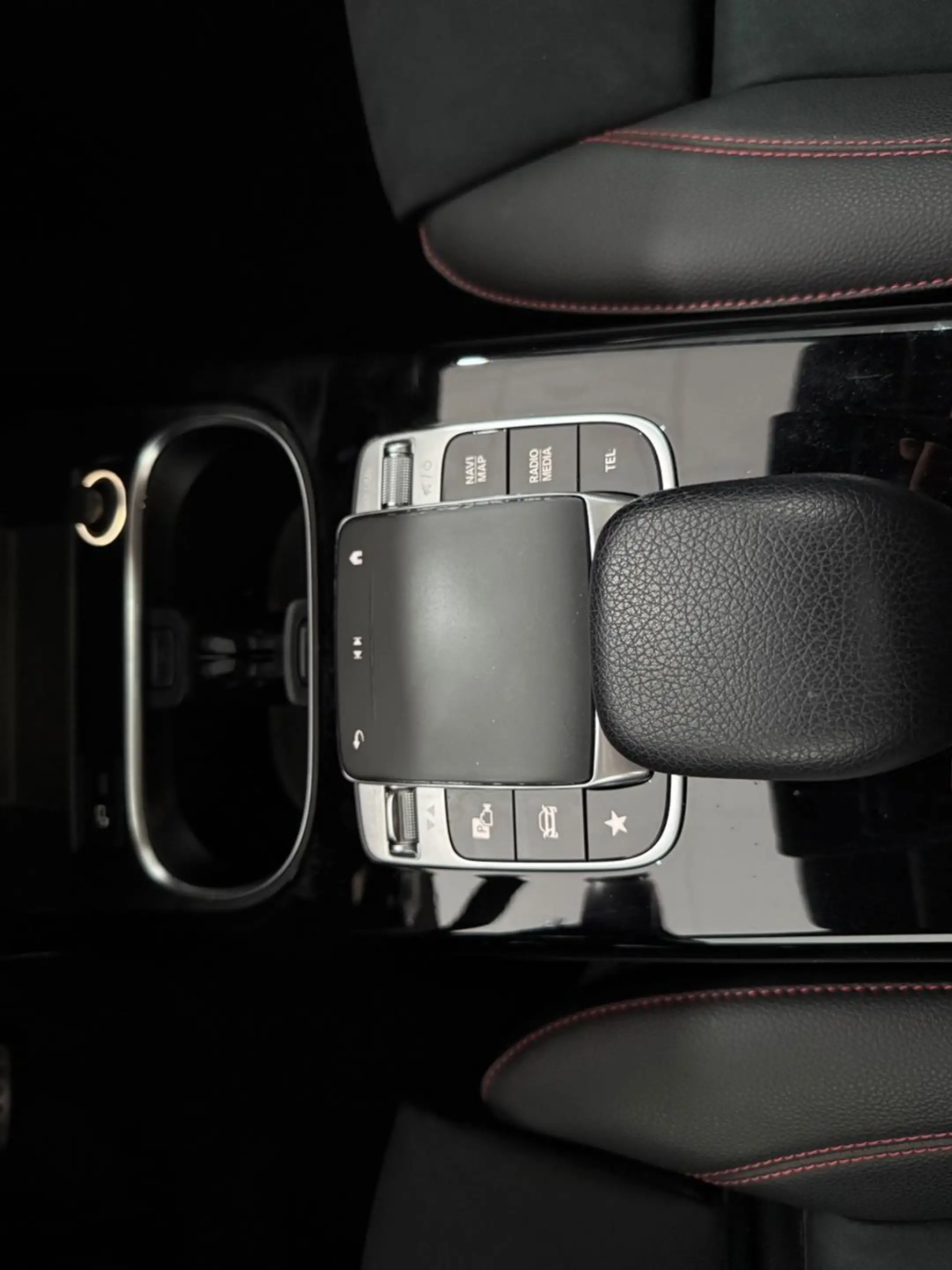 Mercedes-Benz A 220 *AMG-LINE*PANO*WIDESCREEN*LED-SCHW* — photo 12