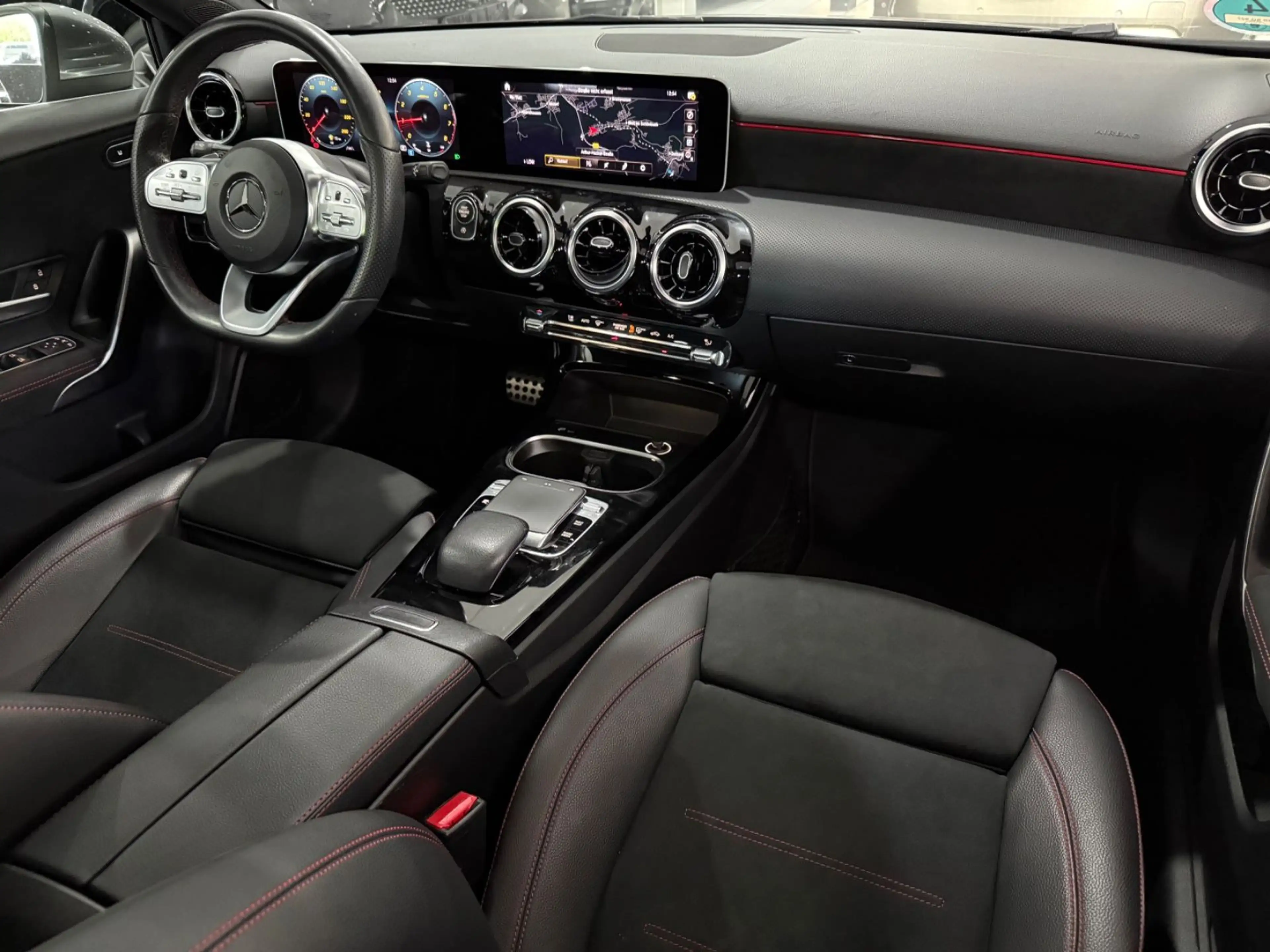 Mercedes-Benz A 220 *AMG-LINE*PANO*WIDESCREEN*LED-SCHW* — photo 7