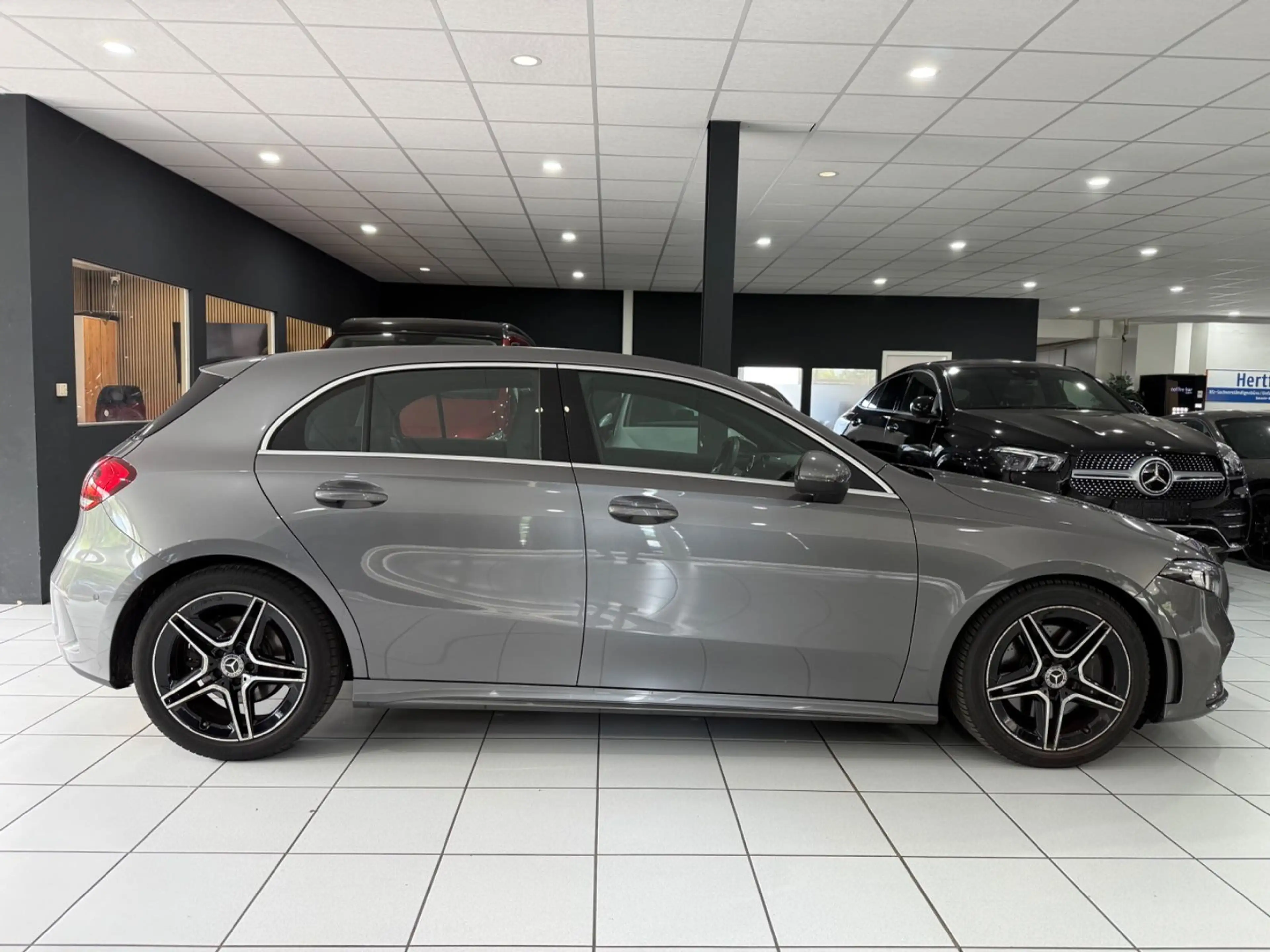 Mercedes-Benz A 220 *AMG-LINE*PANO*WIDESCREEN*LED-SCHW* — photo 15