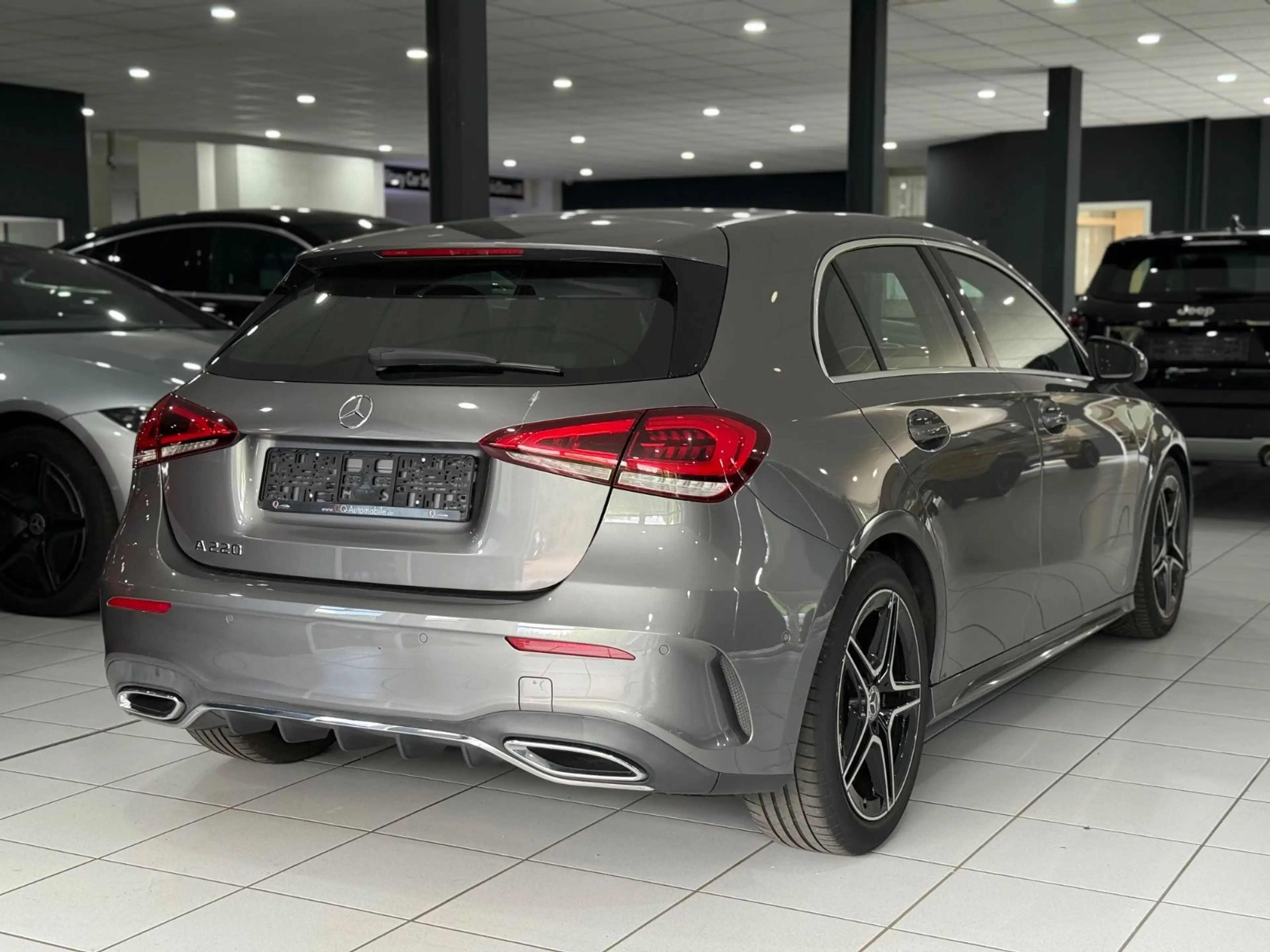 Mercedes-Benz A 220 *AMG-LINE*PANO*WIDESCREEN*LED-SCHW* — photo 14