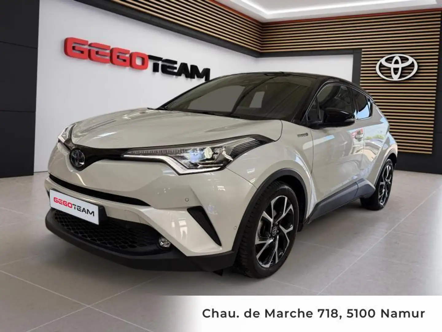 Toyota C-HR C-ULT Білий - 1