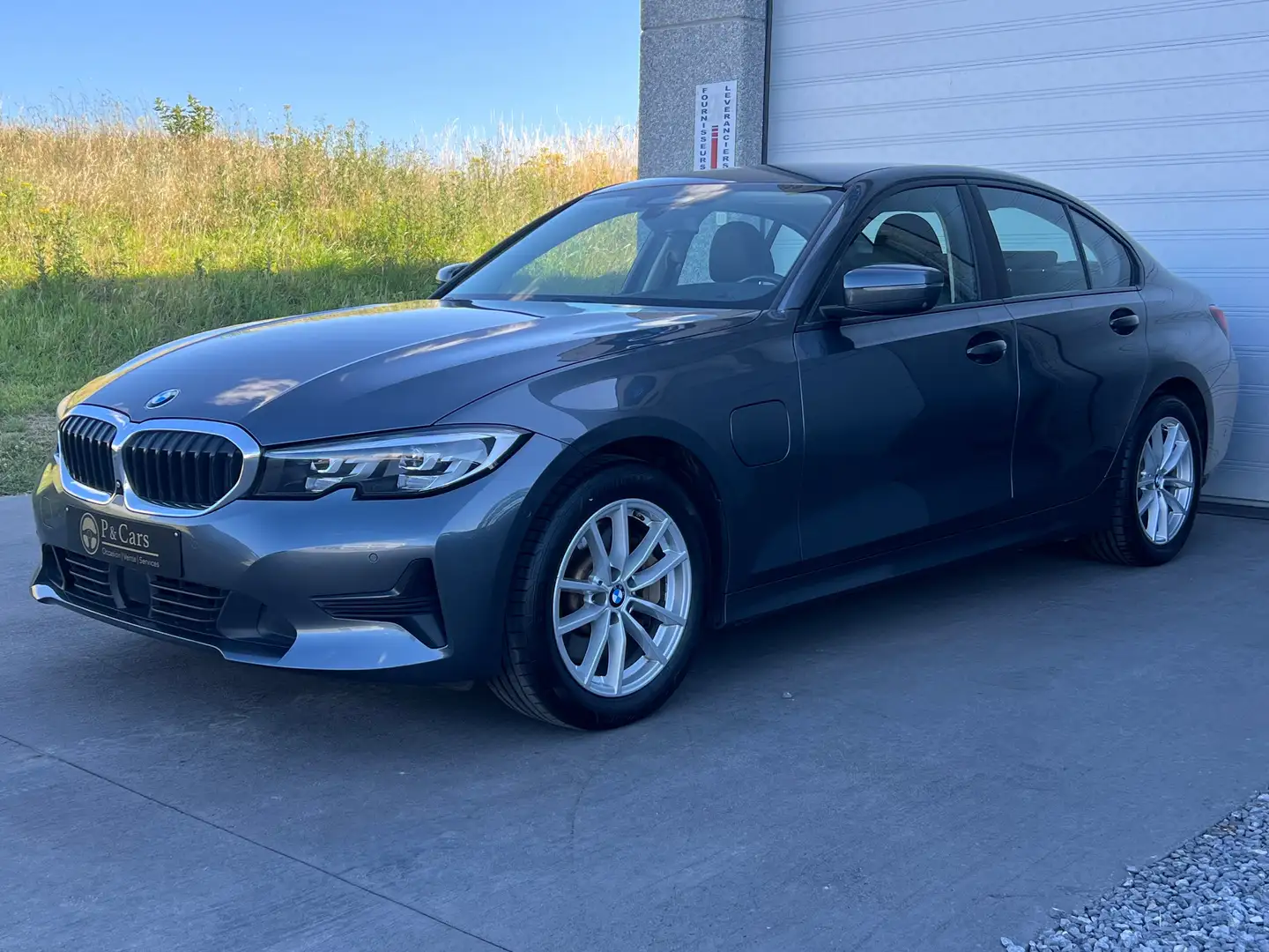 BMW 330 EAS PHEV Grijs - 1