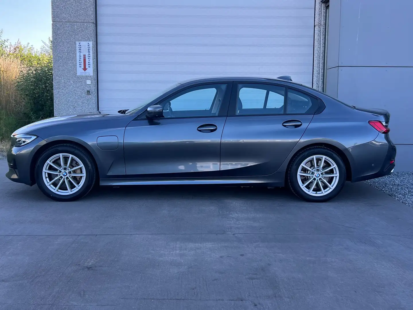 BMW 330 EAS PHEV Grijs - 2