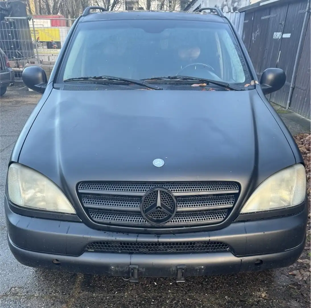 Mercedes-Benz ML 430 ML 430 Schwarz - 2