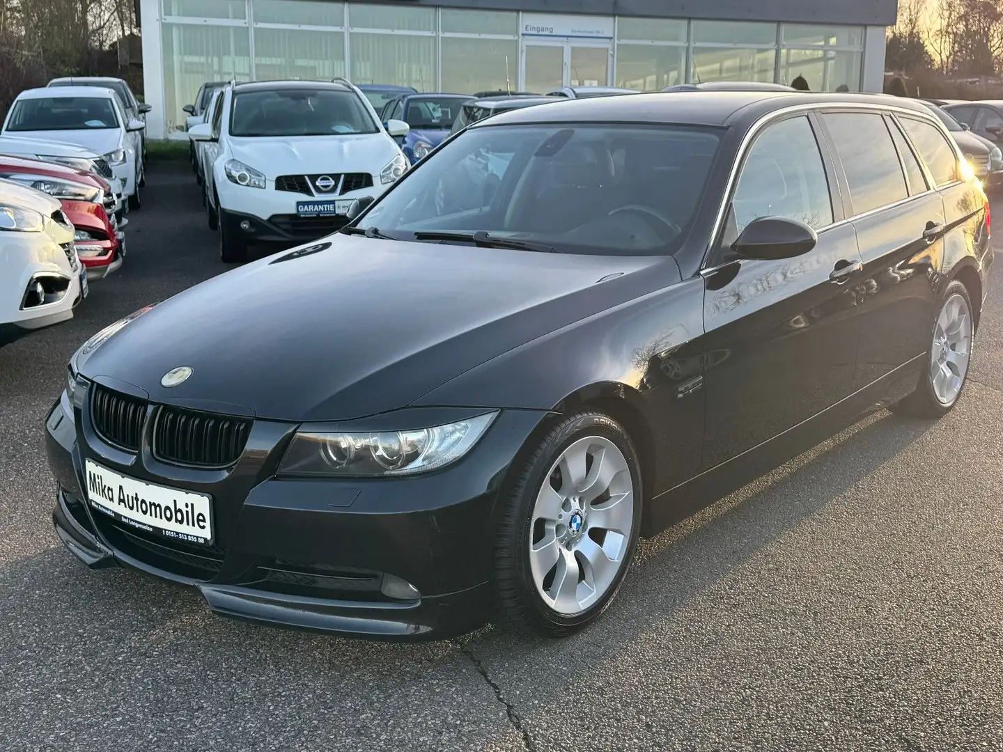 BMW 325 3 Touring 325i xDrive Schwarz - 1