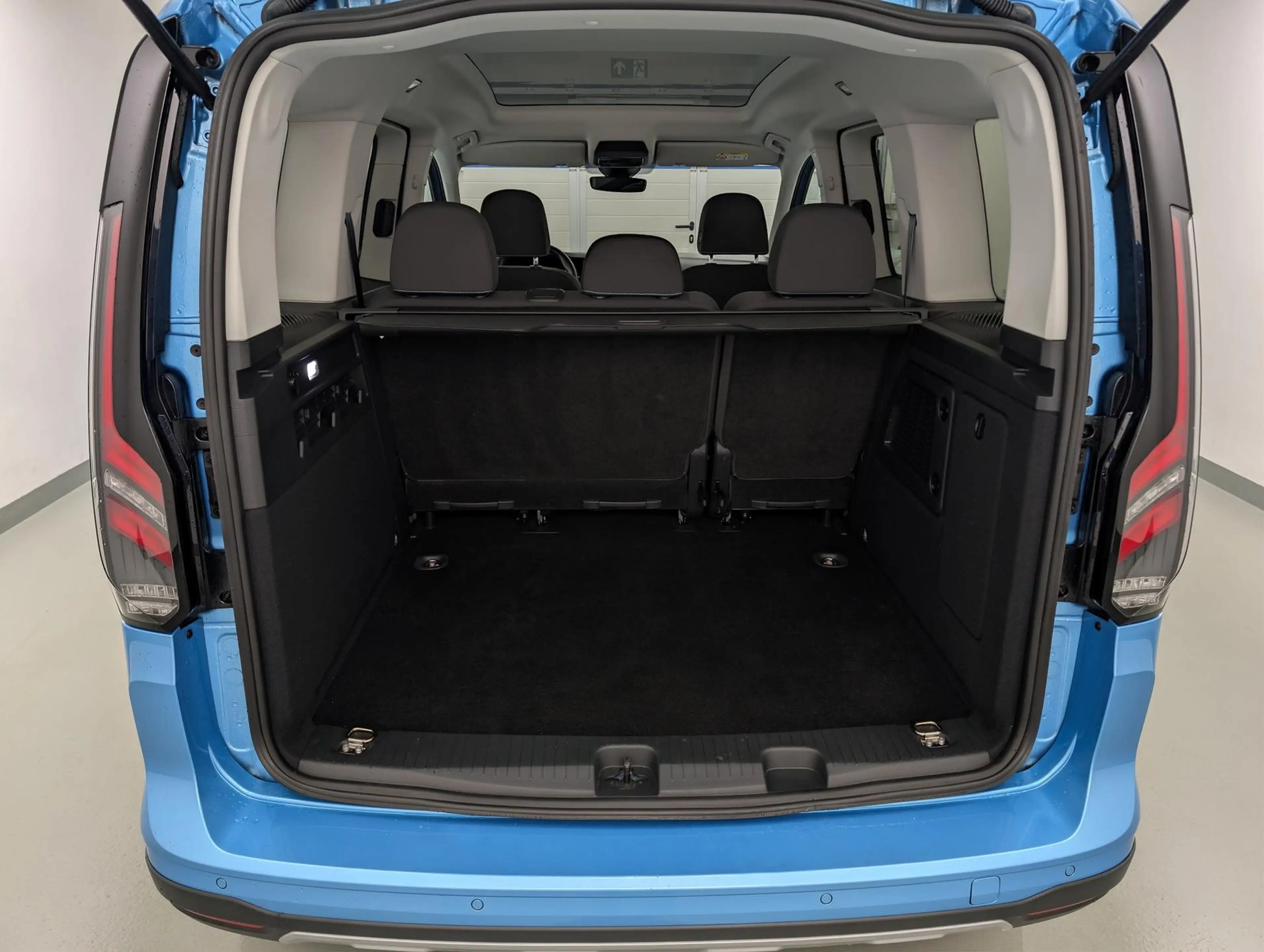 Ford Tourneo Connect 1.5PHEV Active ACC+Pano+Ergo+SHZ — photo 9