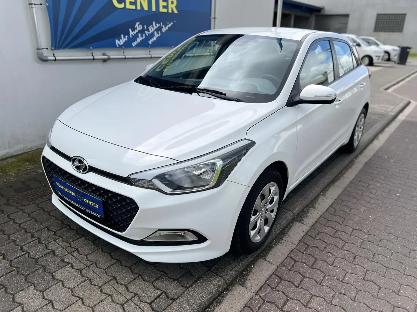 Hyundai i20 Klima, Sitzheizung 55 kW (75 PS), Schalt. 5-Gan... Weiß - 1