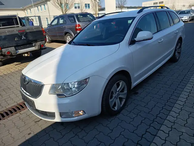 Skoda Superb Combi Ambition