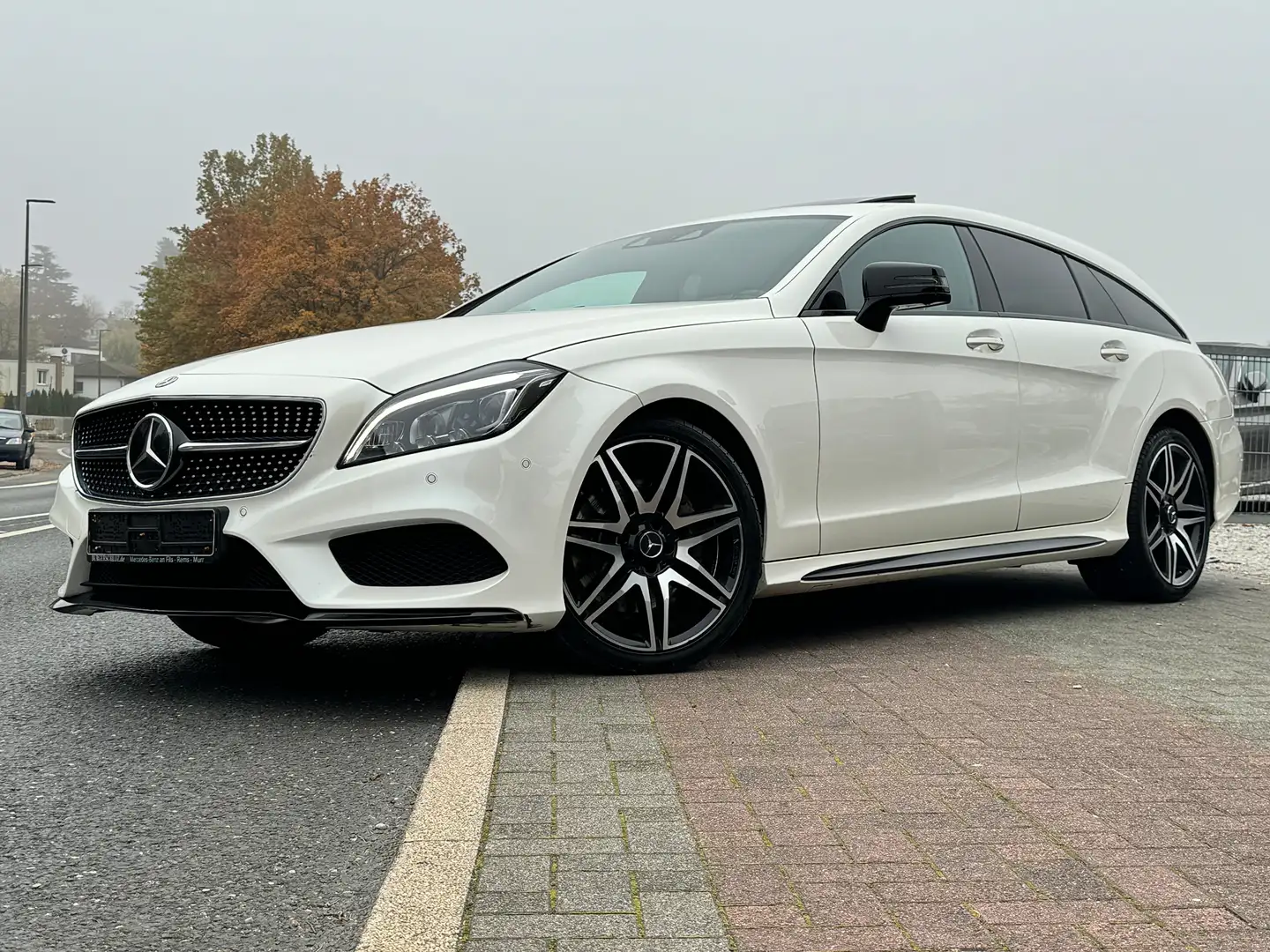 Mercedes-Benz CLS 350 CLS 350 SB 3x AMG *AlcantaraDach* Sitzklima 360 Weiß - 1