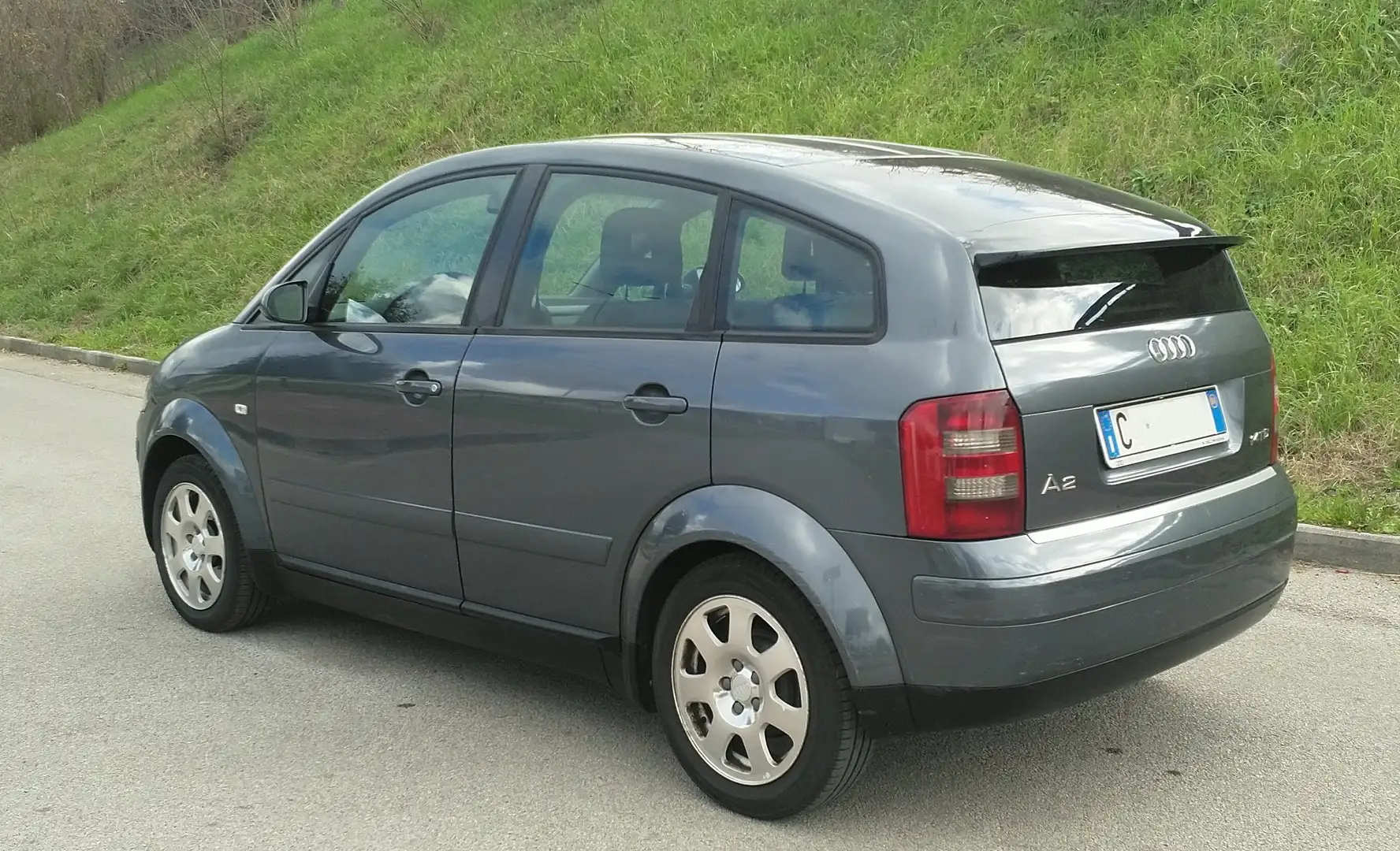 Audi A2 A2 1.4 tdi Top iscritta ASI Bollo + RCA ridotti Grigio - 2