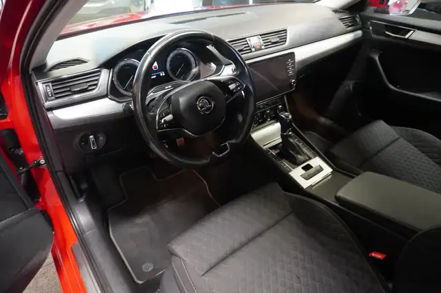 Skoda Superb view 7