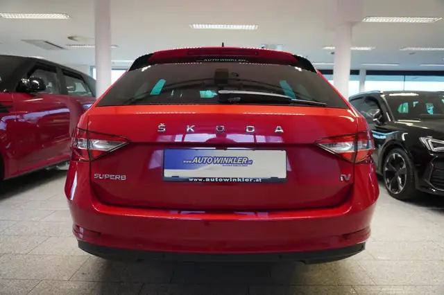 Skoda Superb view 6