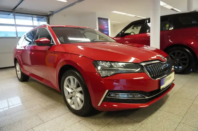Skoda Superb view 3