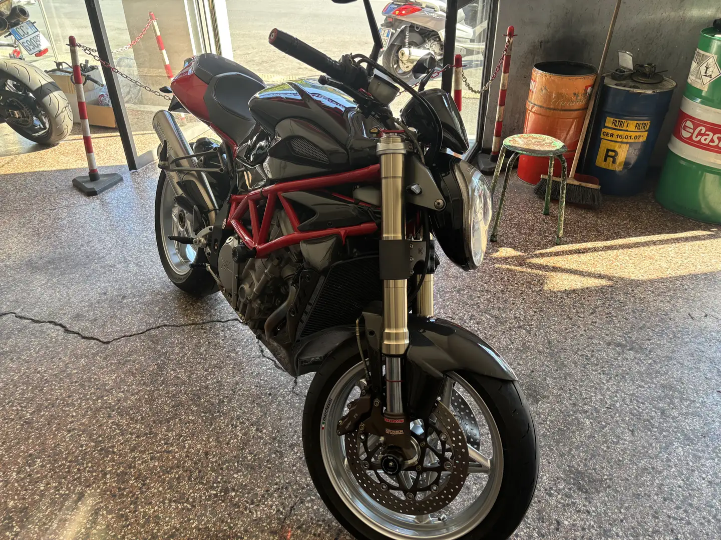 MV Agusta Brutale 910 S - 2