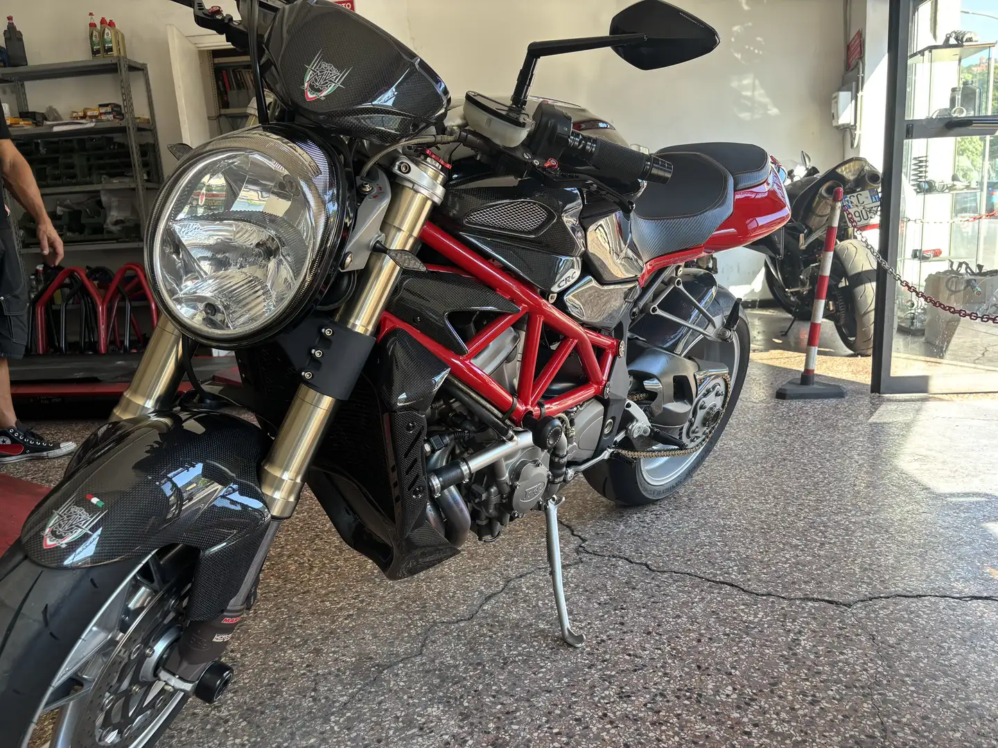 MV Agusta Brutale 910 S - 1