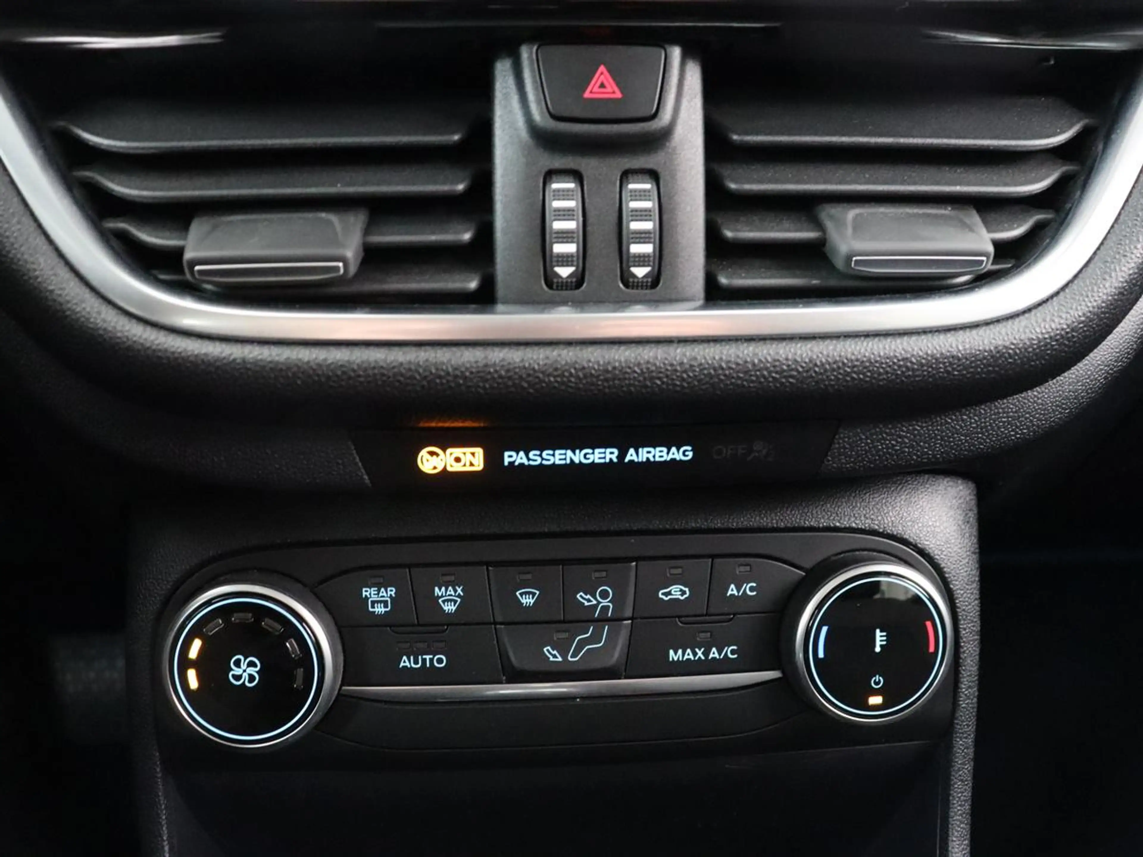 Ford Fiesta 1.0 EcoBoost Hybrid Titanium X | Automaat | Camera — photo 29