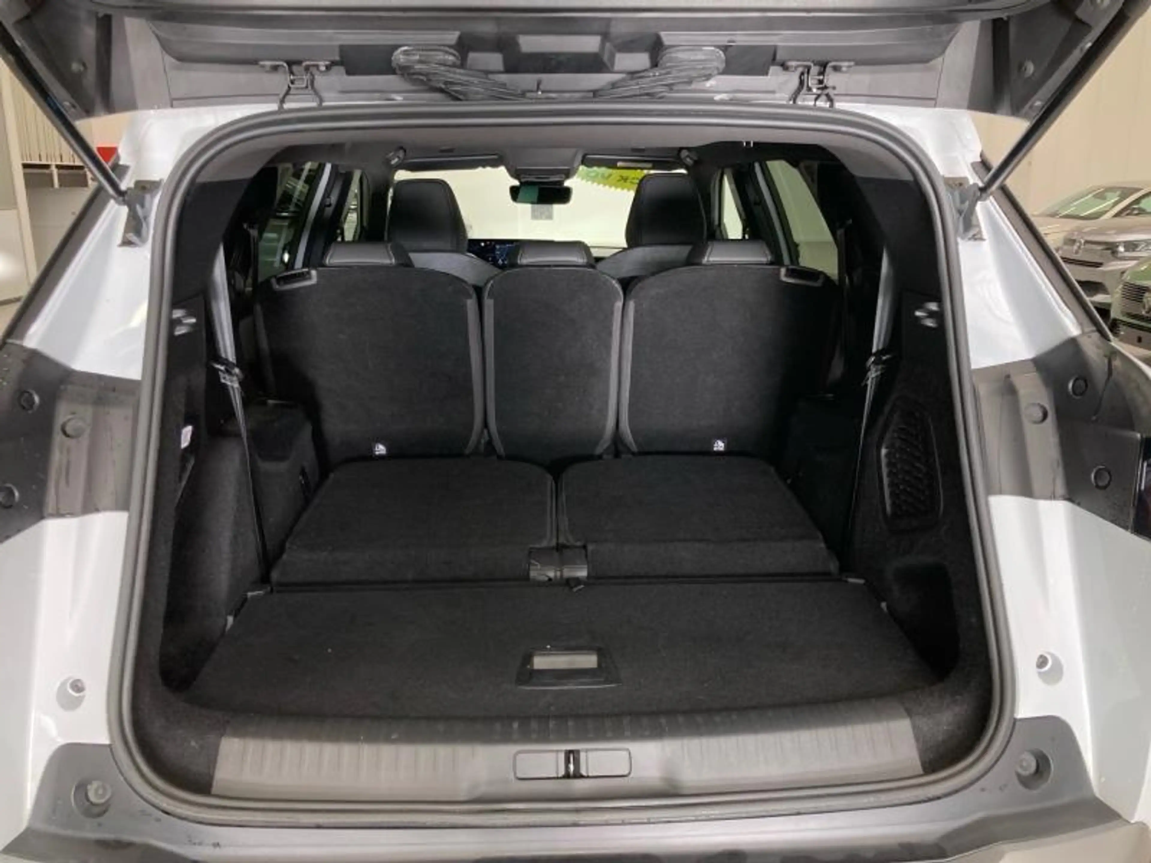 Peugeot 5008 III & e- Allure * 7pl * — photo 10