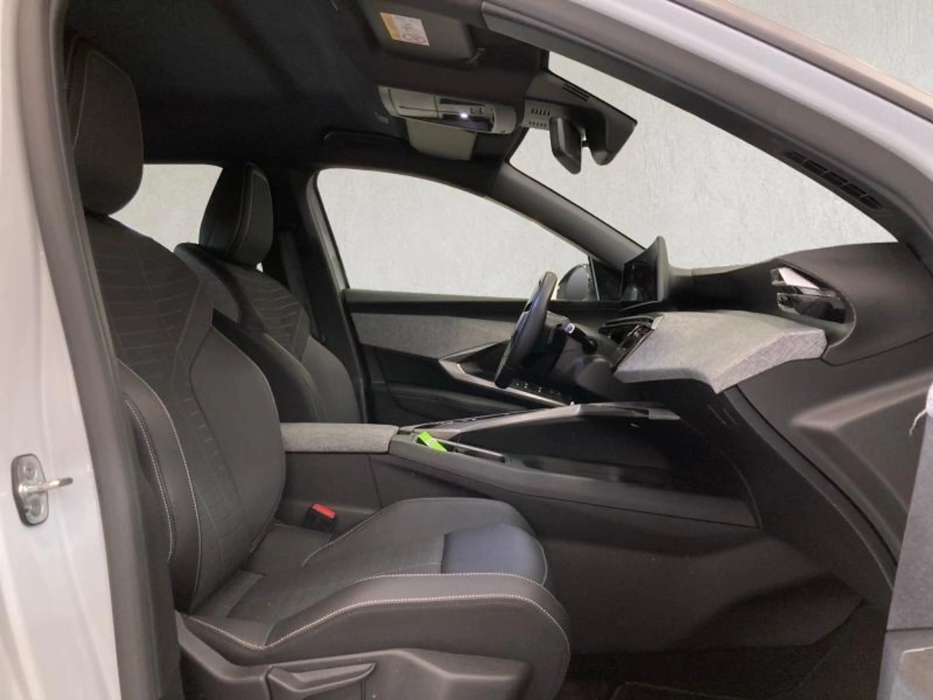 Peugeot 5008 III & e- Allure * 7pl * — photo 12