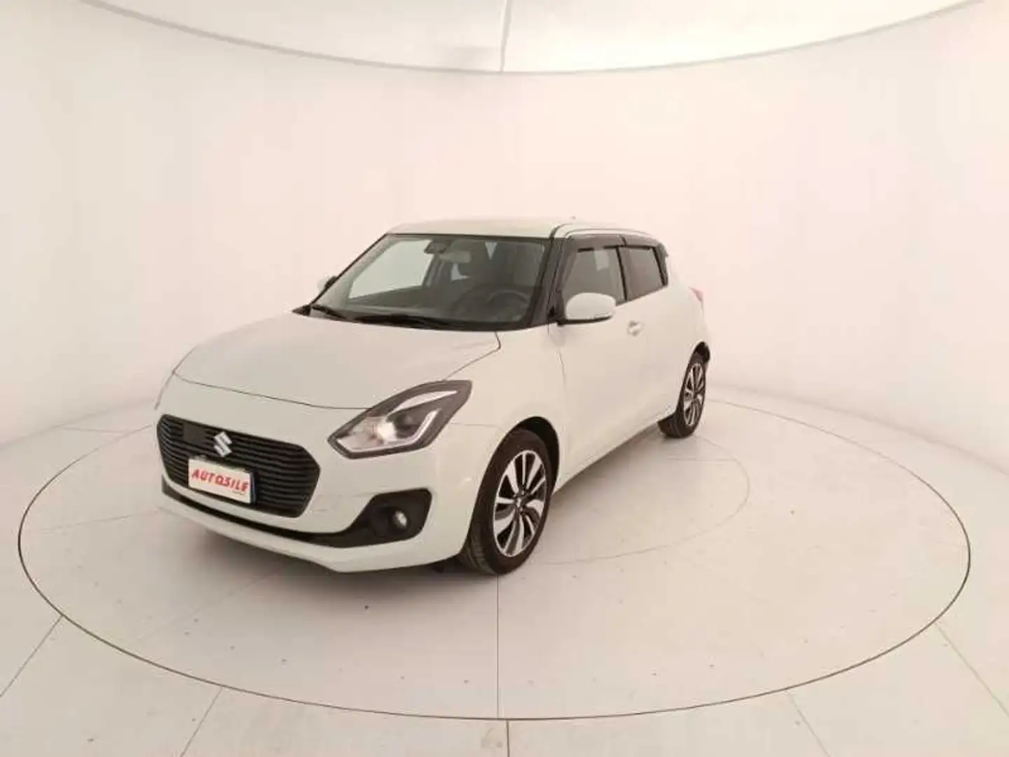 Suzuki Swift VI 1.2h Top 2wd White - 1