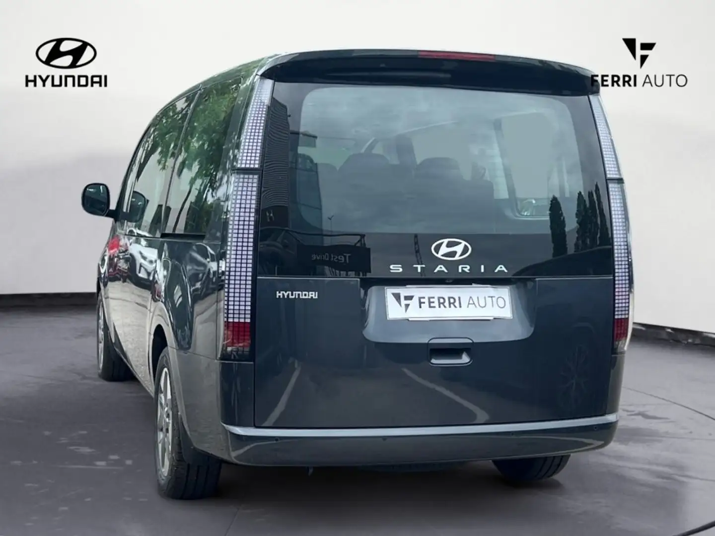Hyundai STARIA 1.6 HEV AT 2WD 9 posti Wagon Gri - 2