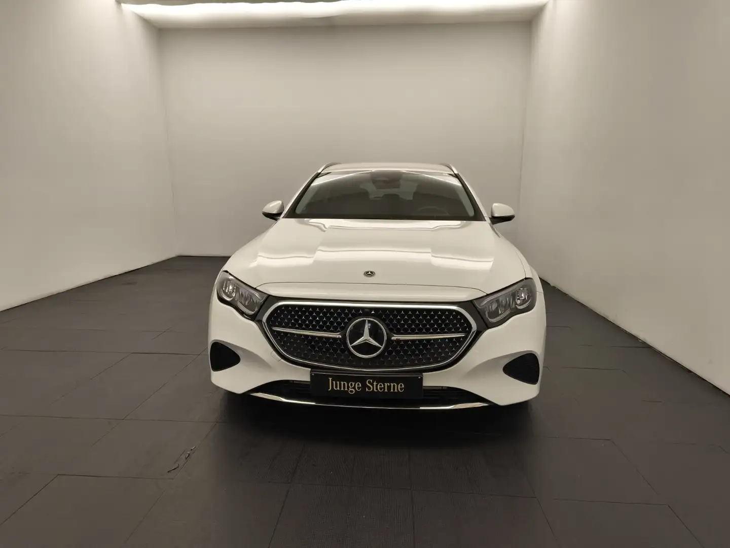 Mercedes-Benz E 300 E 300 T e Avantgarde Advanced AHK Distro Ambiente Weiß - 2