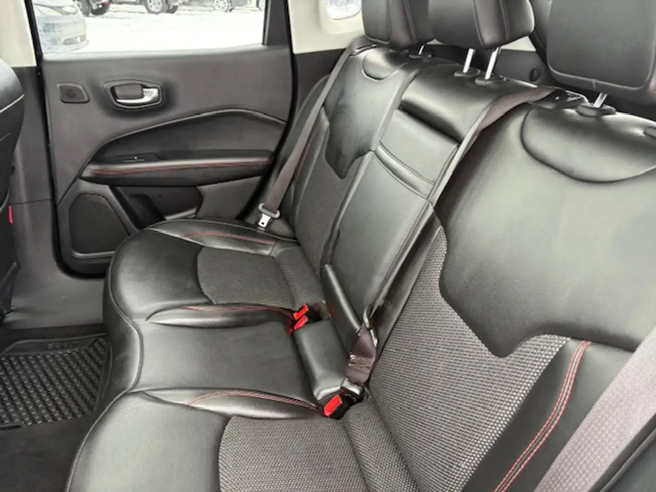 Jeep Compass снимка Jeep Compass