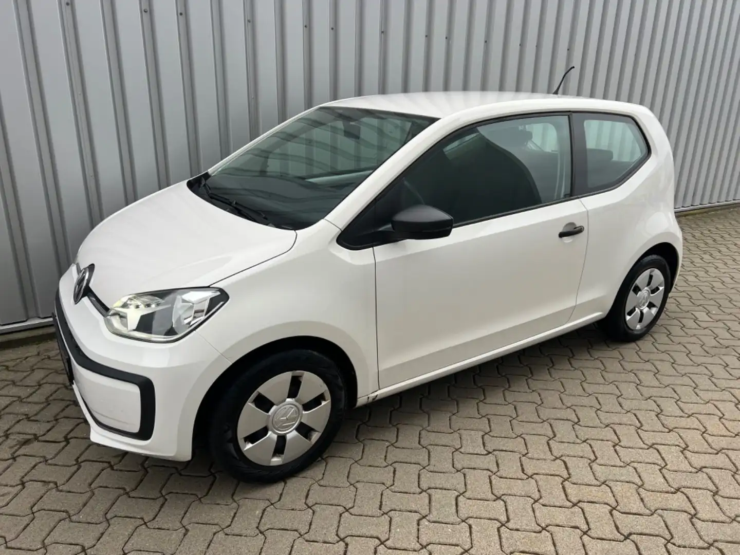 Volkswagen up! *take up!*Klima*Composition Audio*AUX-IN*SD* White - 2