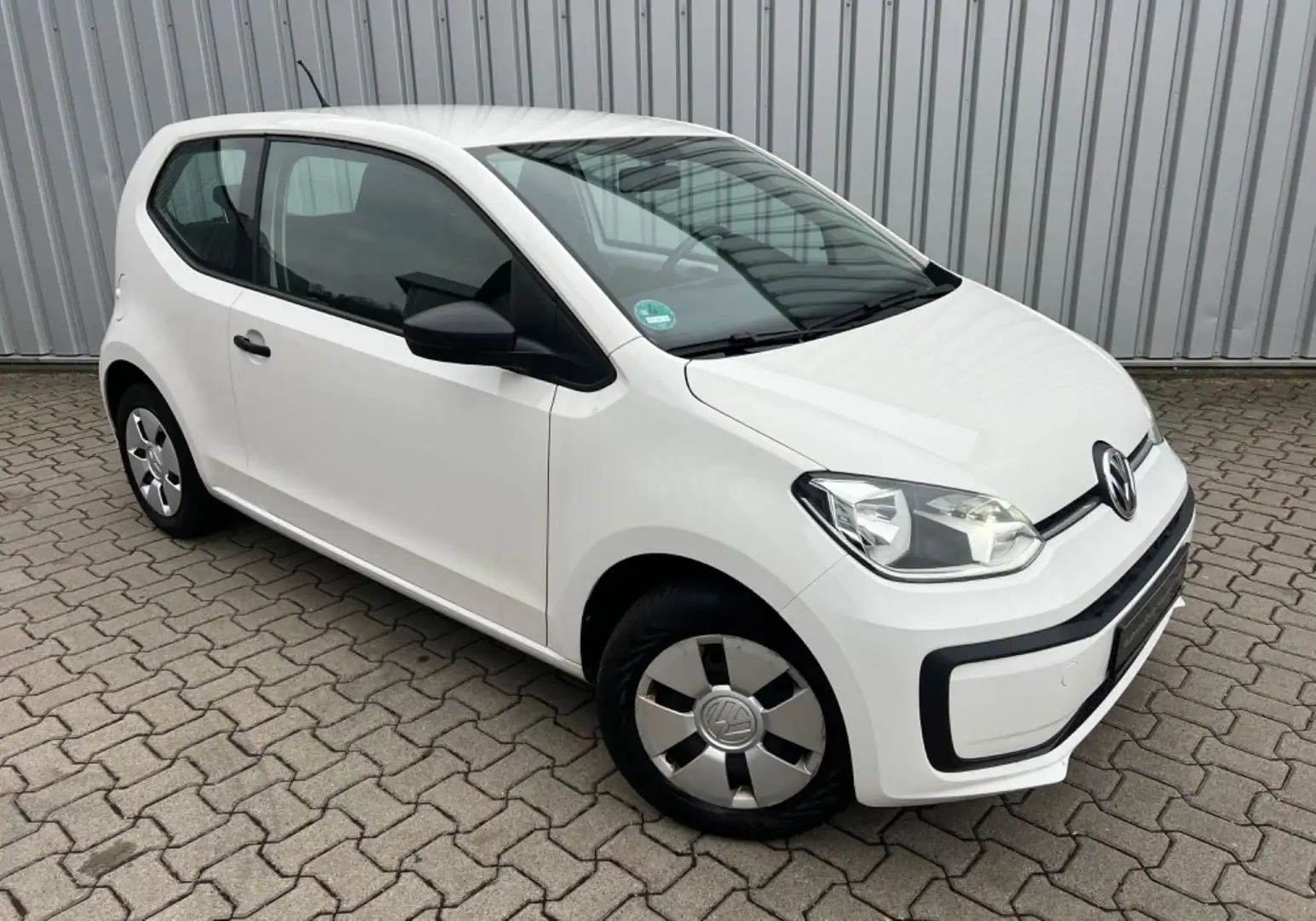Volkswagen up! *take up!*Klima*Composition Audio*AUX-IN*SD* White - 1