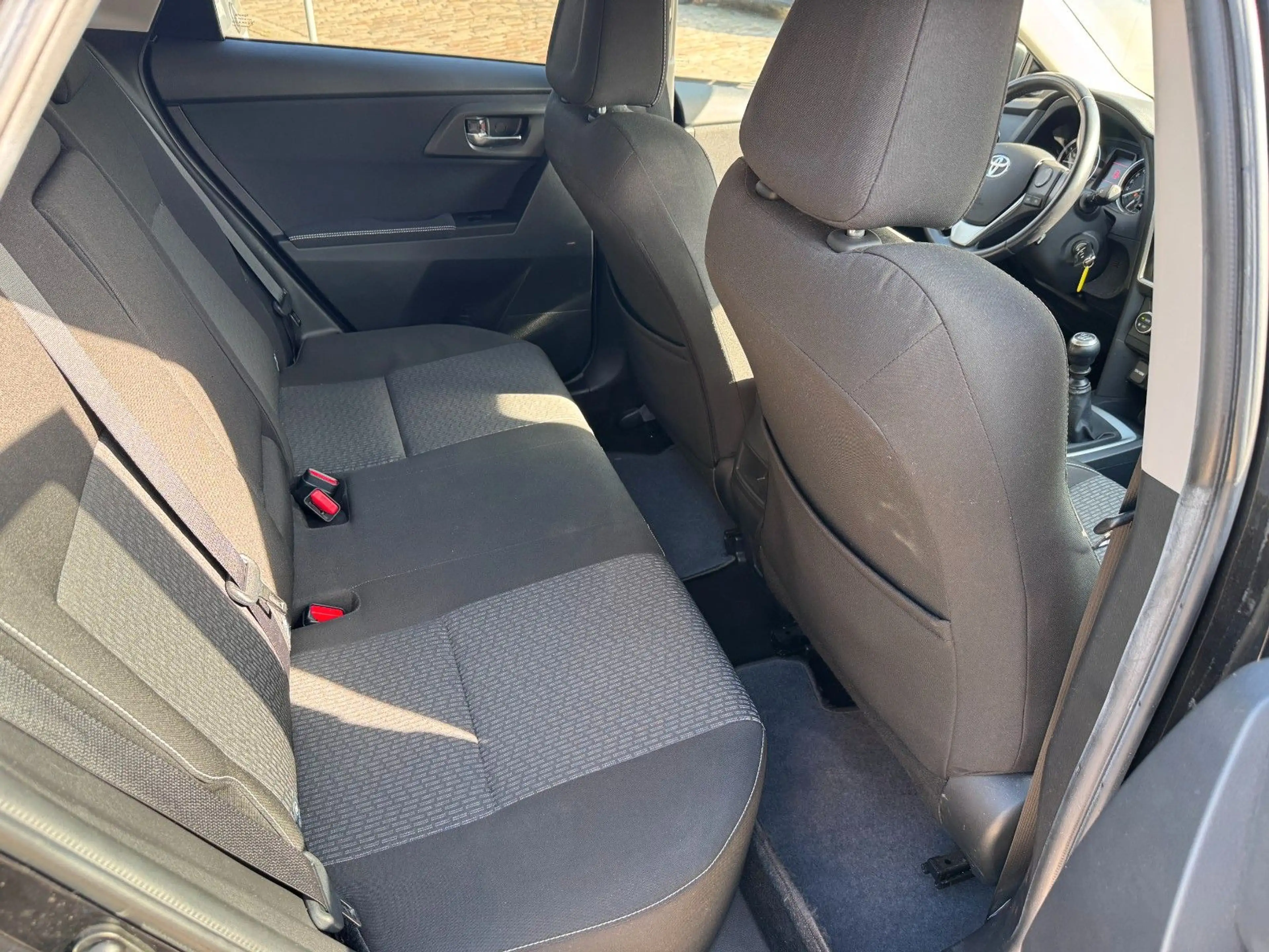 Toyota Auris Edition NUR 73.000 KM* — photo 22