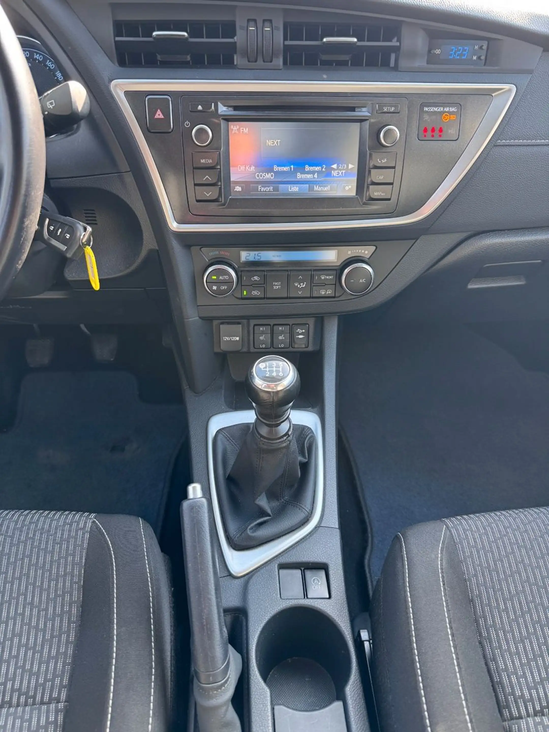Toyota Auris Edition NUR 73.000 KM* — photo 16