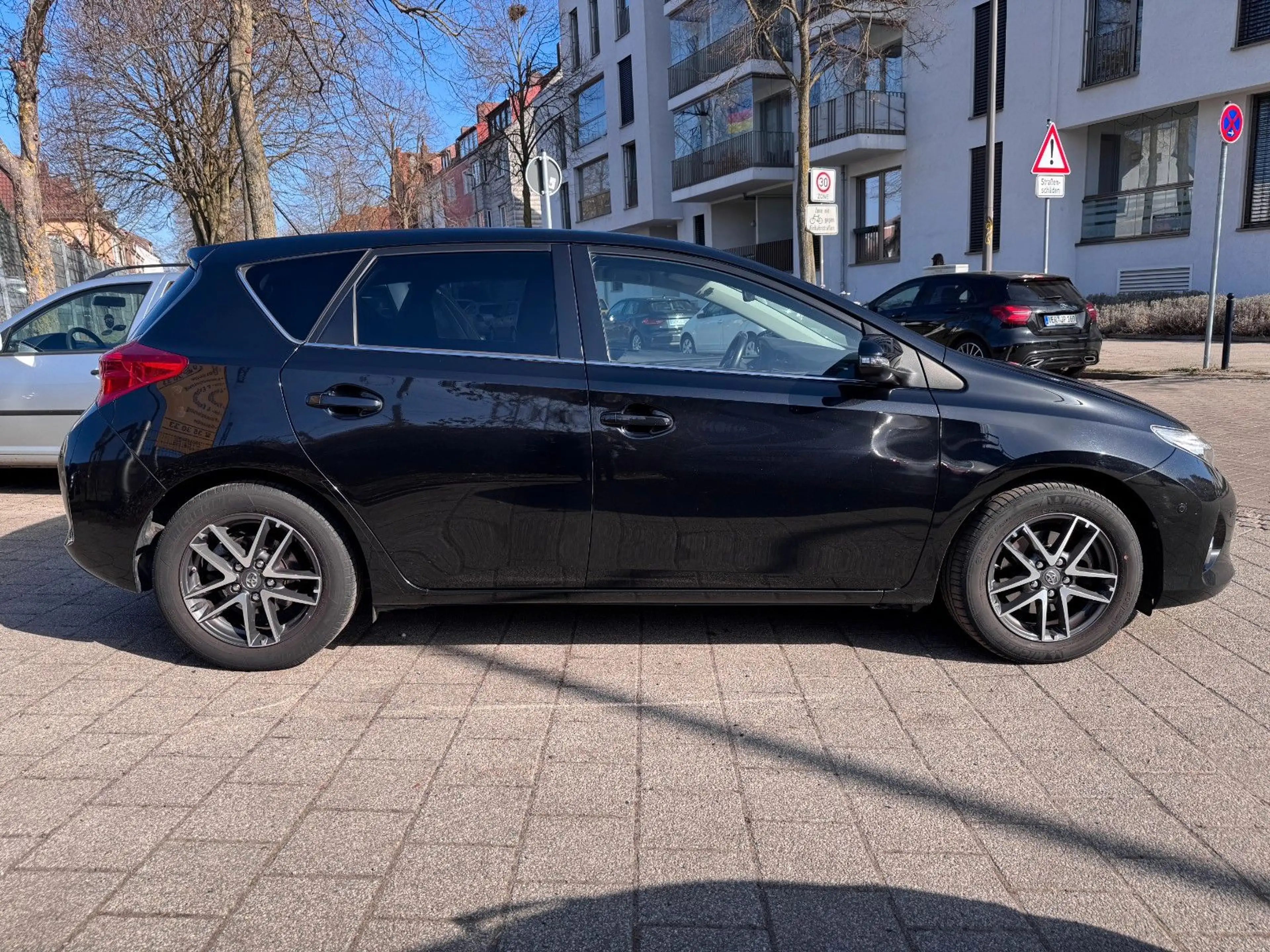 Toyota Auris Edition NUR 73.000 KM* — photo 5