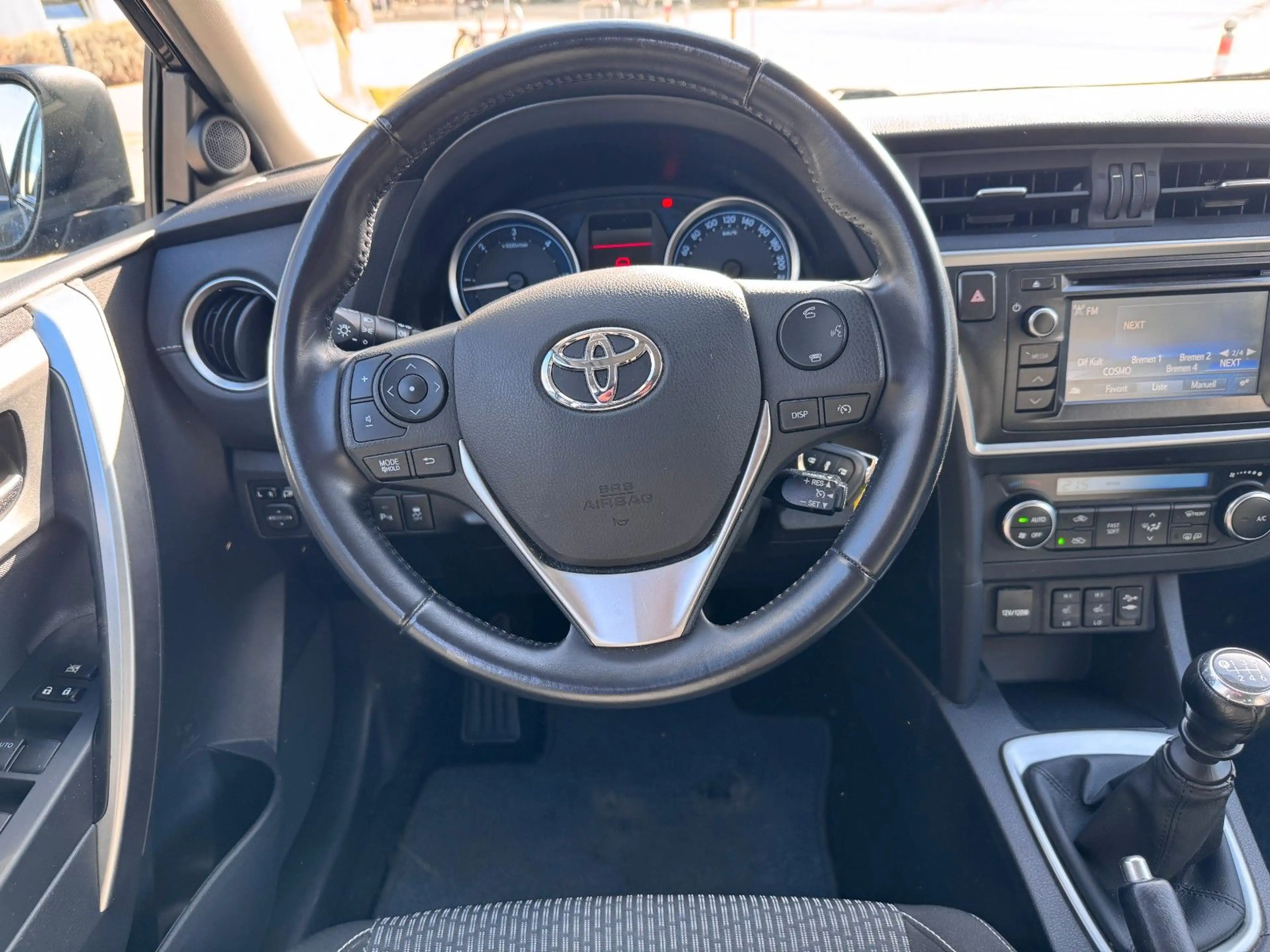 Toyota Auris Edition NUR 73.000 KM* — photo 15