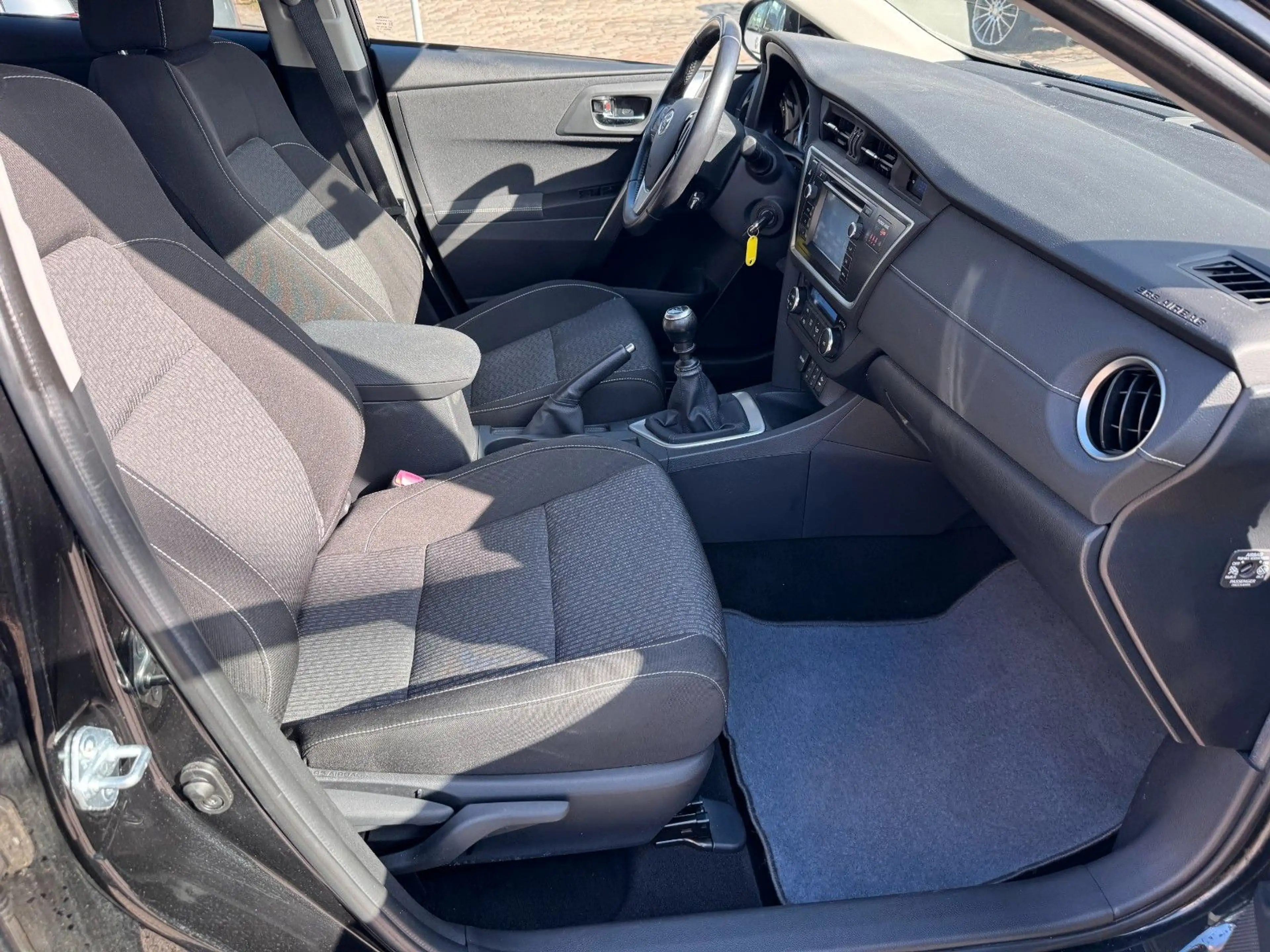 Toyota Auris Edition NUR 73.000 KM* — photo 19
