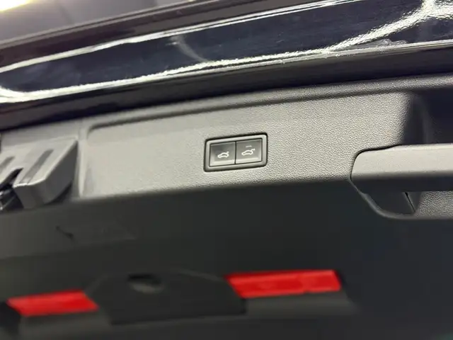 Volkswagen Touareg view 12