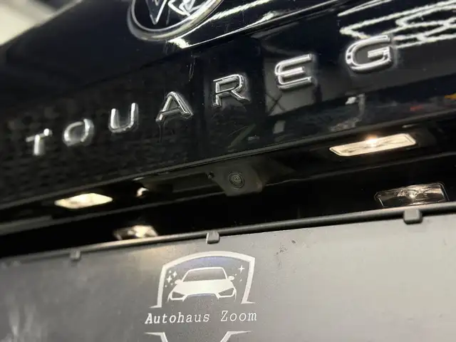 Volkswagen Touareg view 10