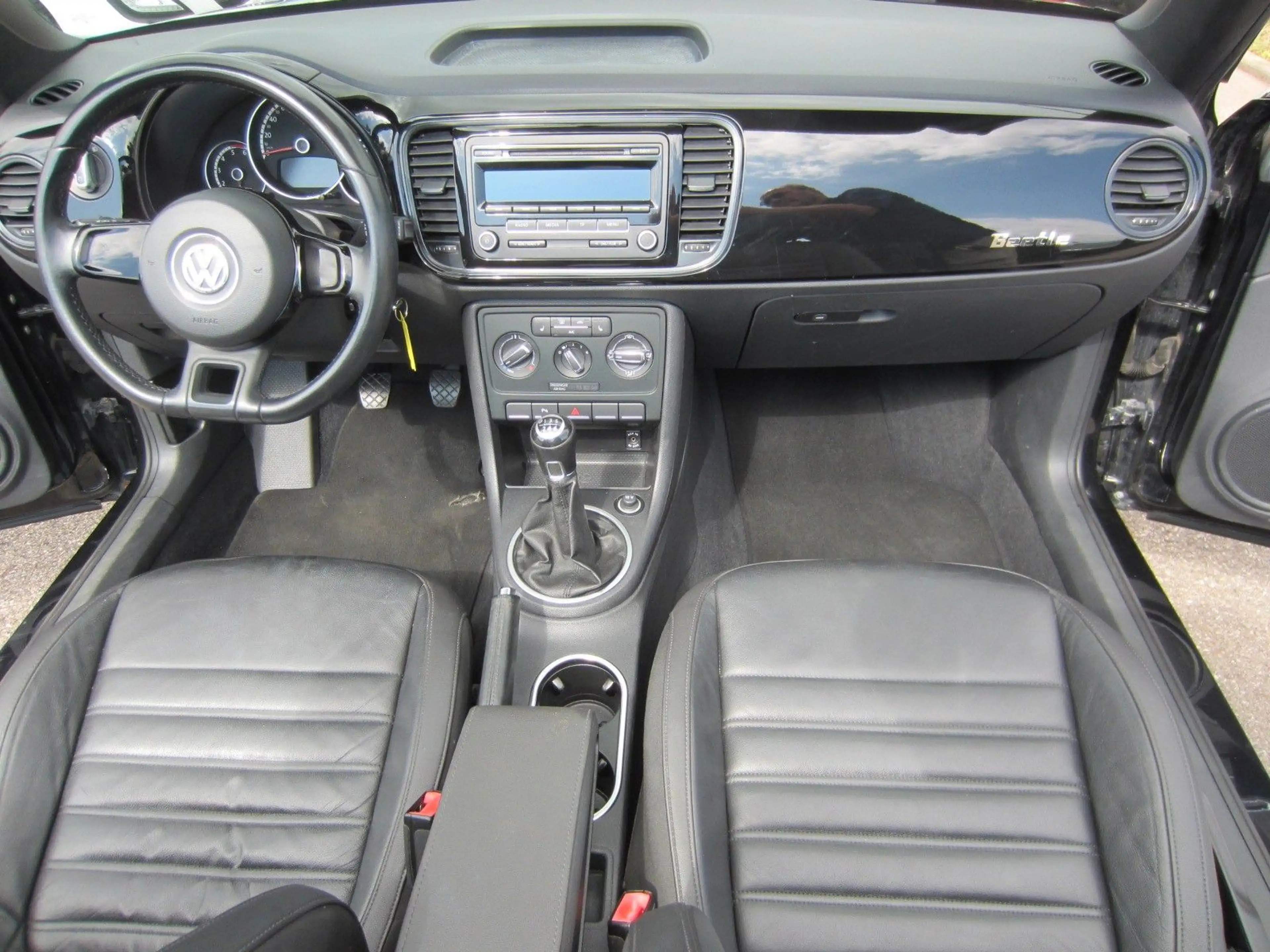 Volkswagen Beetle Cabriolet 2,0TDI — photo 3