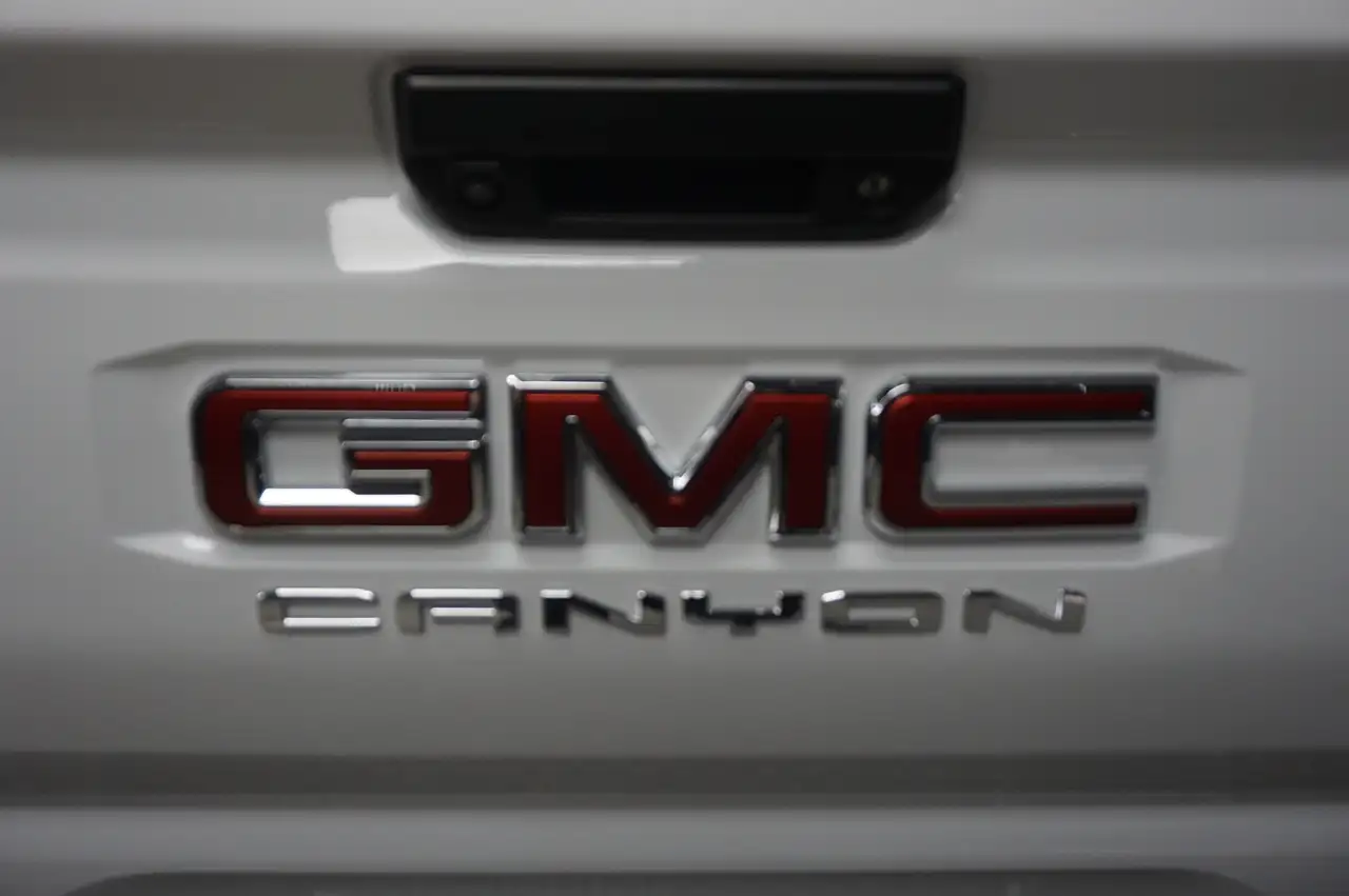 GMC Canyon снимка GMC Canyon
