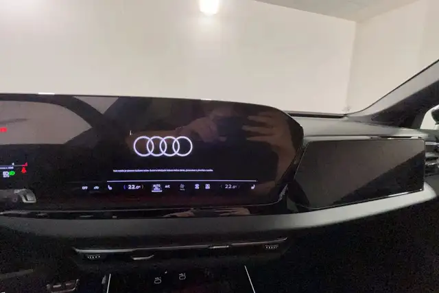 Audi A6 Avant view 16