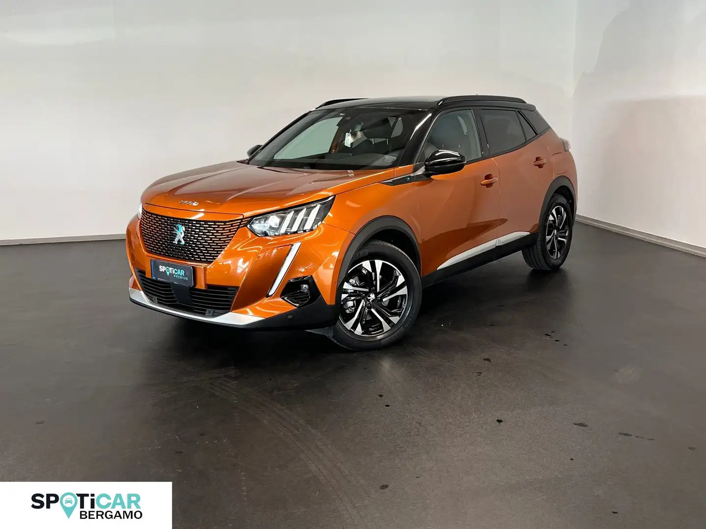 Peugeot 2008 motore elettrico 136 CV GT Arancione - 1